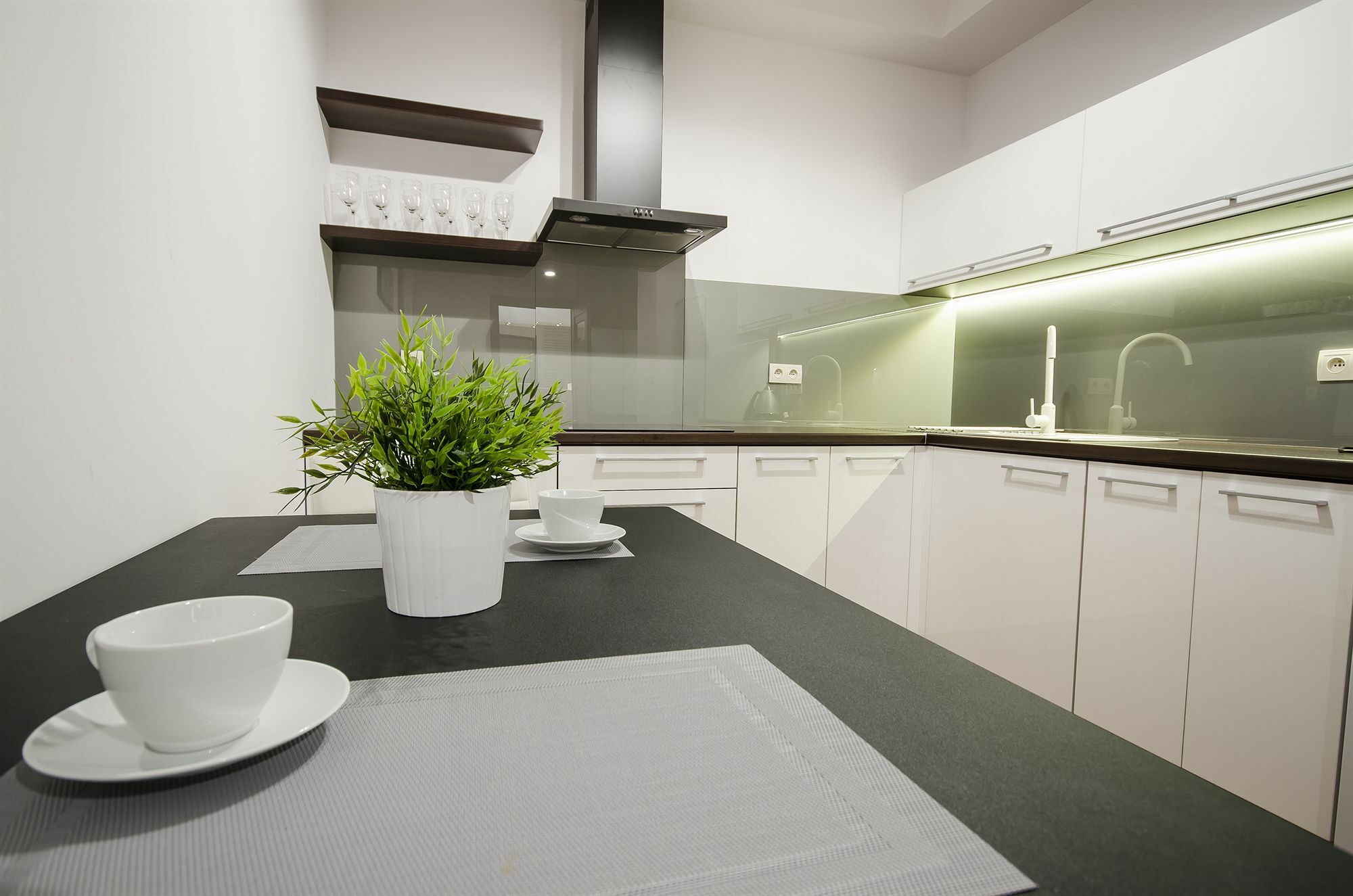 Angel City Center Krakow Aparthotel Екстериор снимка